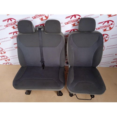 Комплект передніх сидінь Renault Trafic 2006-2014 7701206637